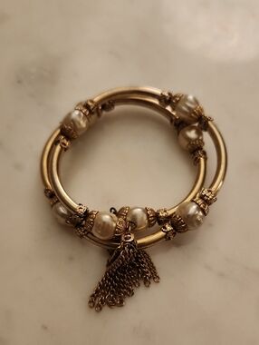 Vintage Miriam Haskell Memory Wire Gold Baroque Pearl Tassel Stretch Bracelet